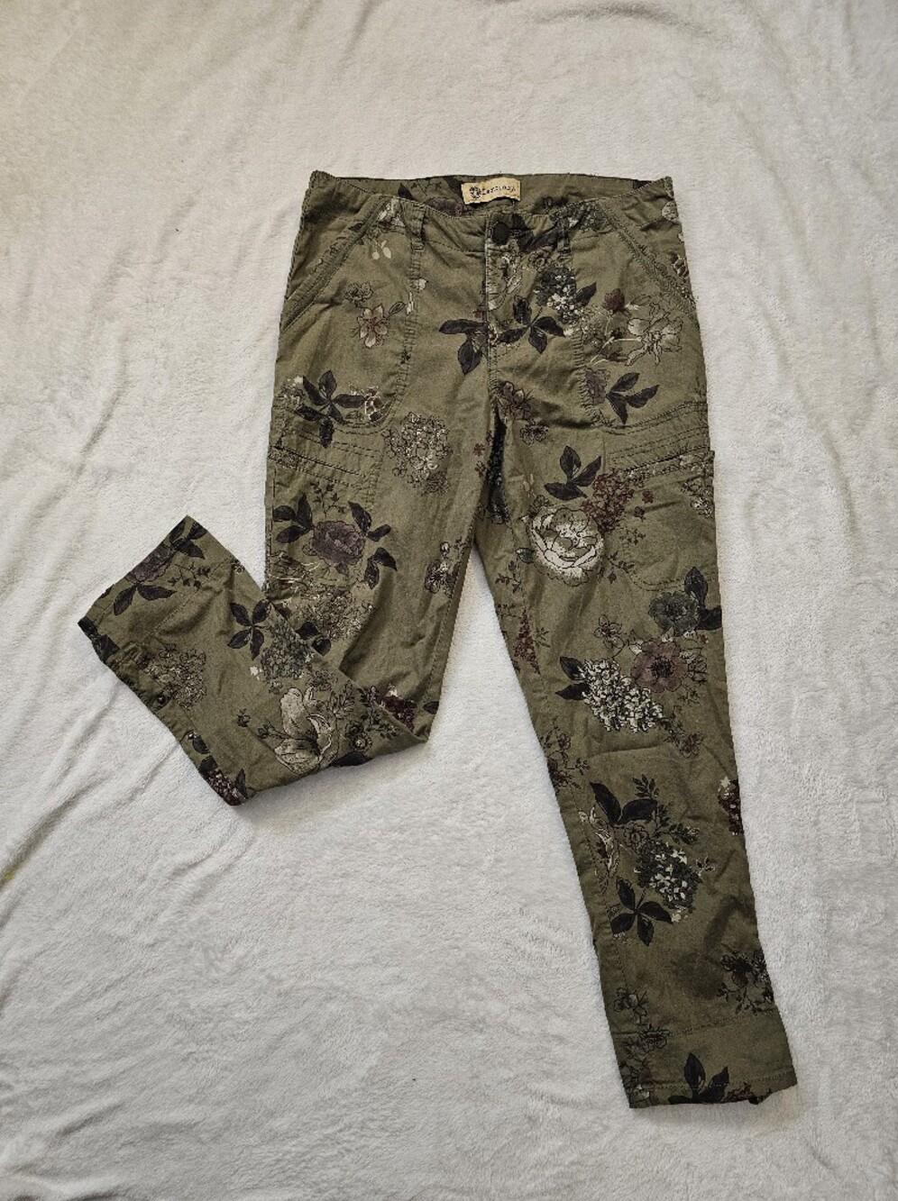 Olive Floral Print Casual Pants